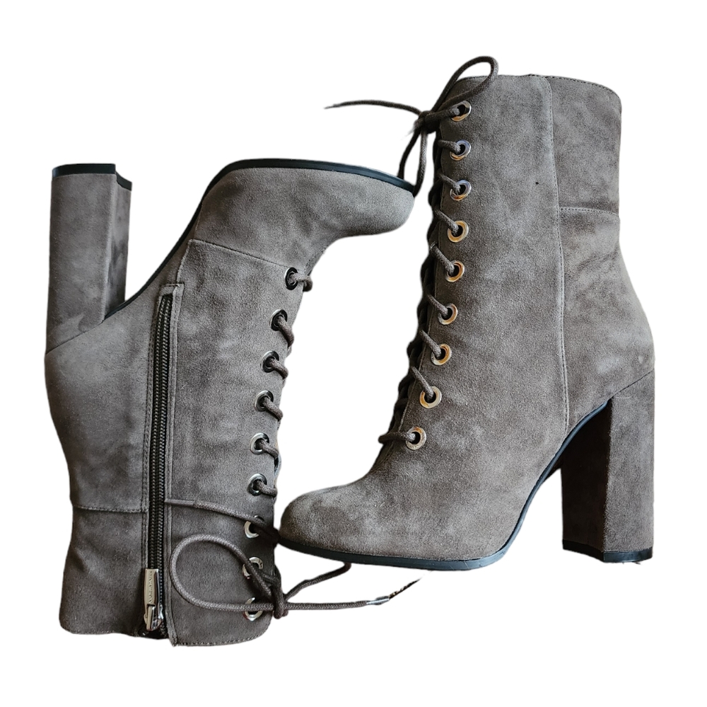 ☆VINCE CAMUTO GREYSTONE COW SPLIT SUEDE BOOTIES☆ - Picture 3 of 5